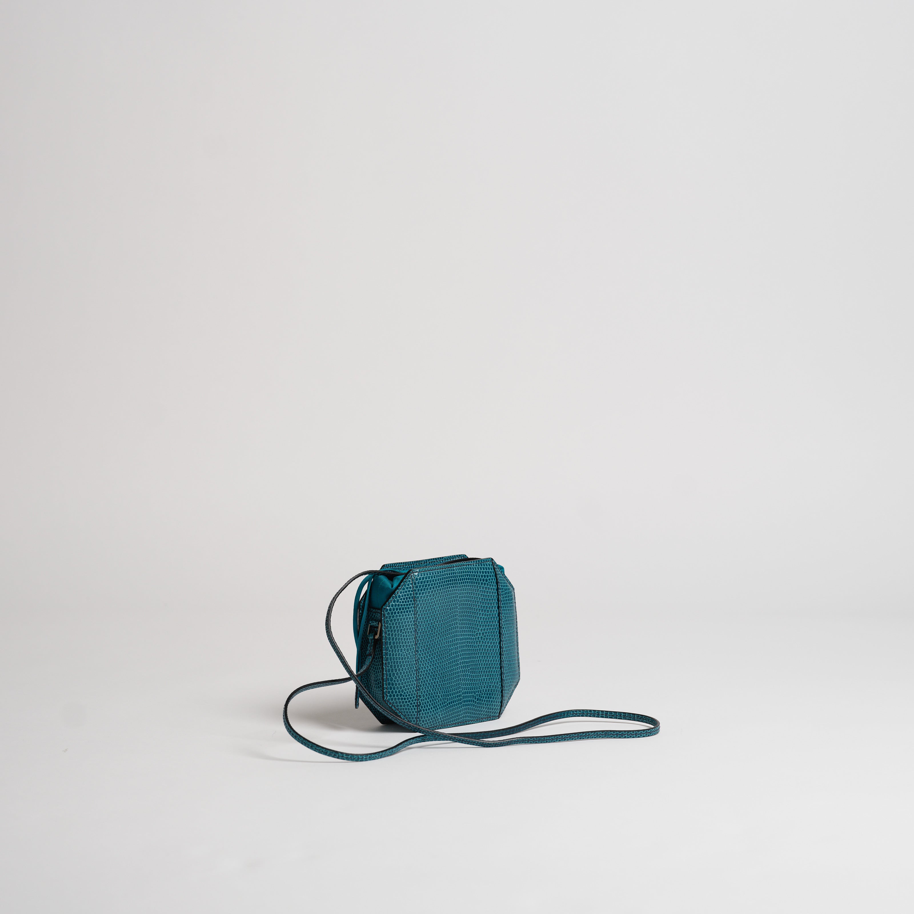 Hermès Sac a Poudrier blue petrol lizard palladium hardware