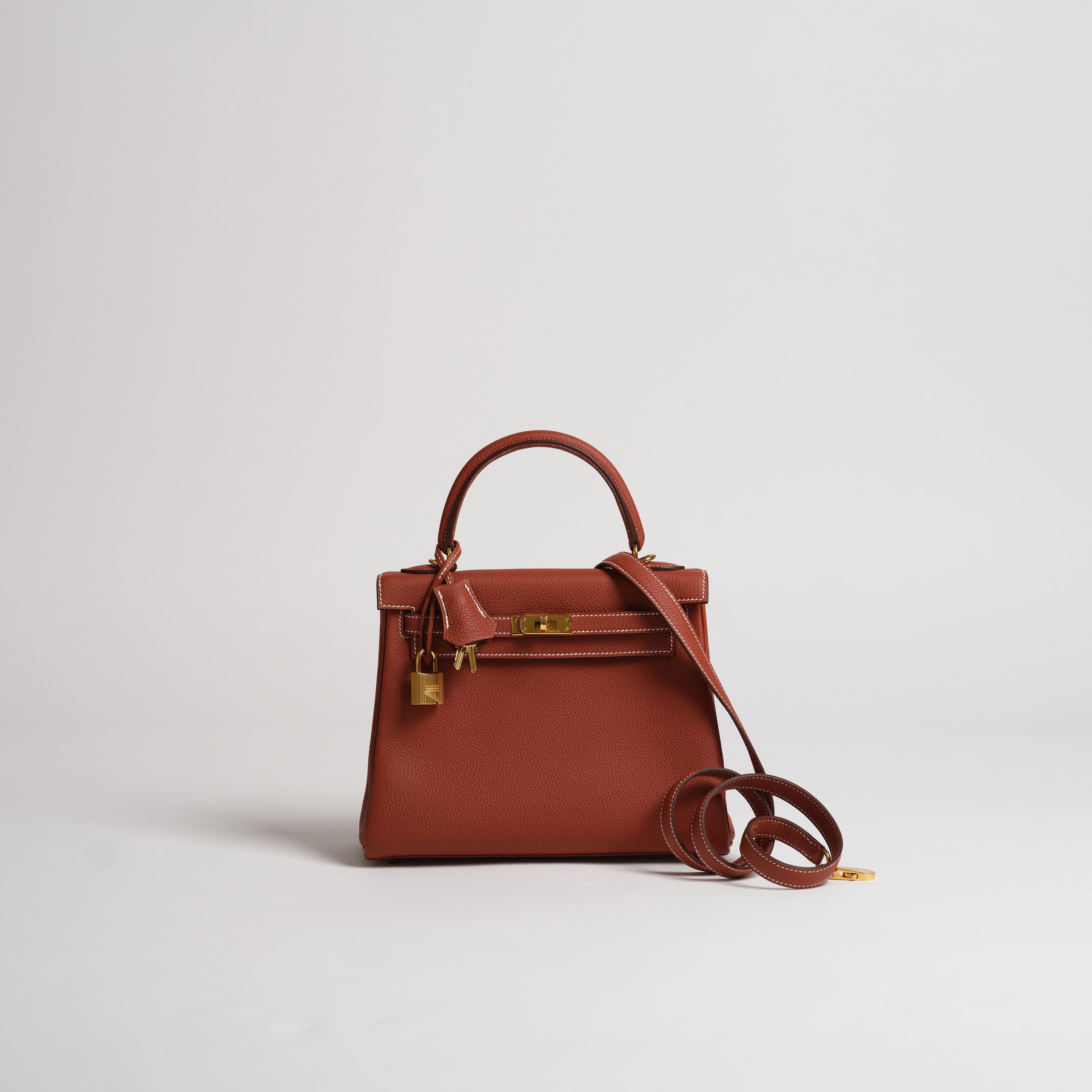 Hermès 25cm Kelly Retourne sienne togo gold hardware
