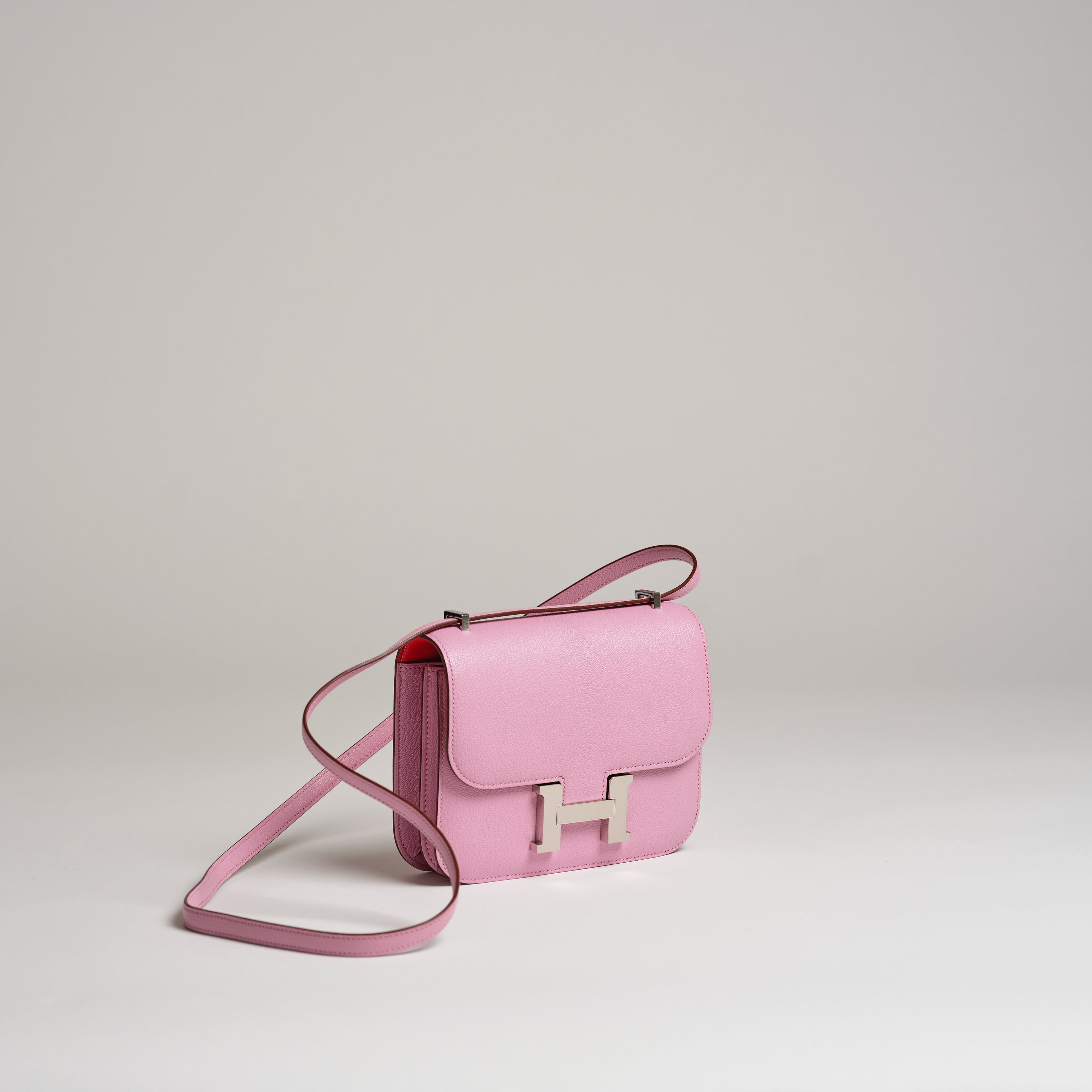 Hermès 18cm Mini Constance VERSO mauve sylvester with rouge exotic inside chèvre palladium hardware