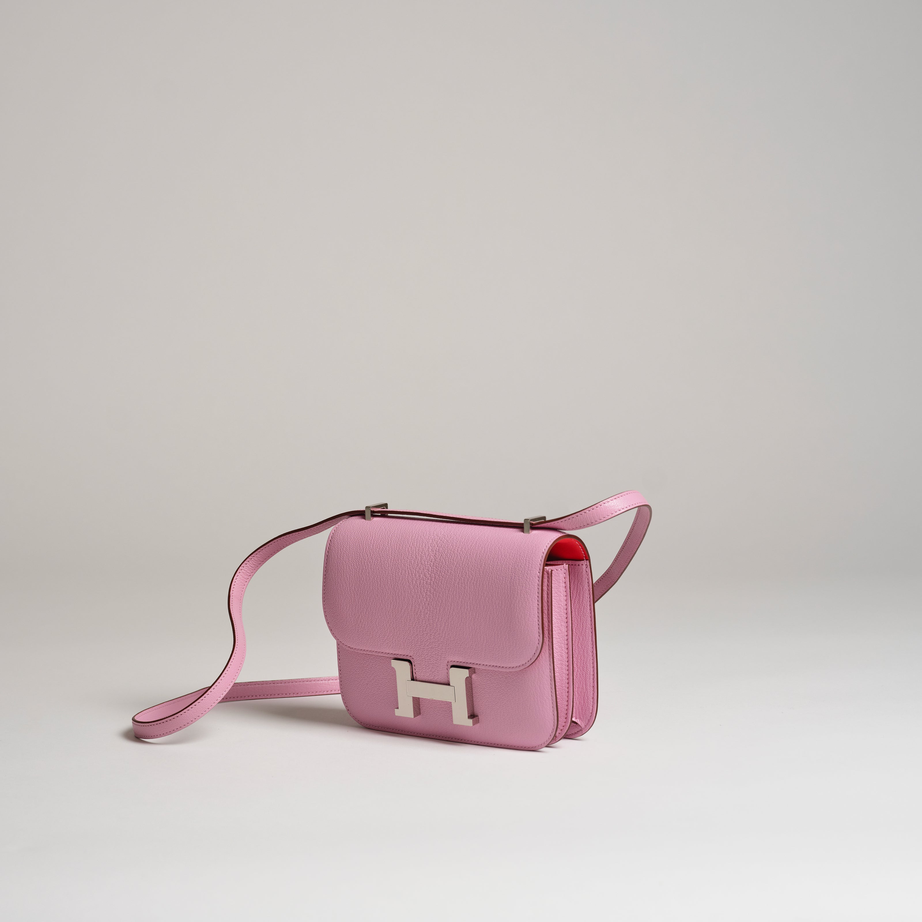 Hermès 18cm Mini Constance VERSO mauve sylvester with rouge exotic inside chèvre palladium hardware