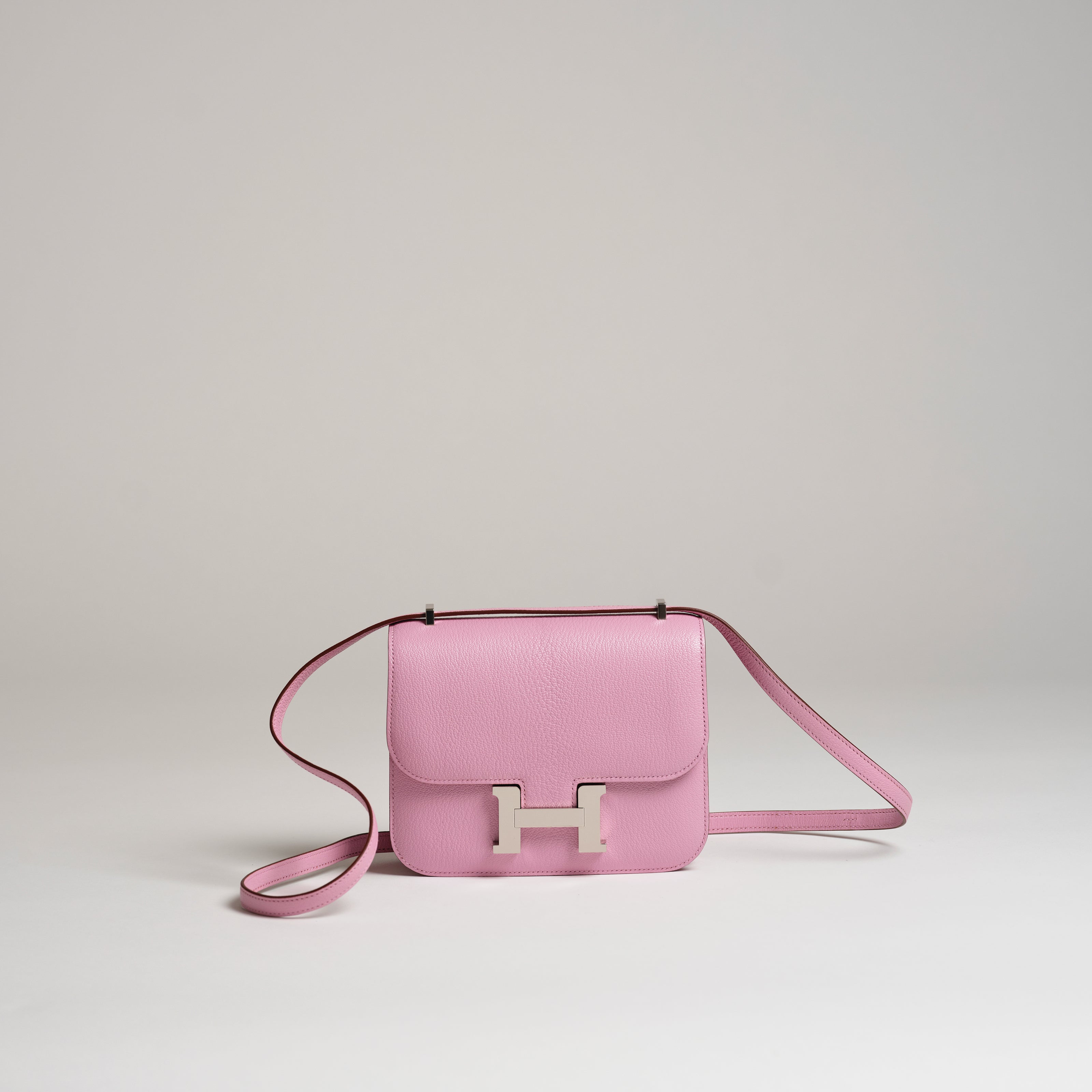 Hermès 18cm Mini Constance VERSO mauve sylvester with rouge exotic inside chèvre palladium hardware