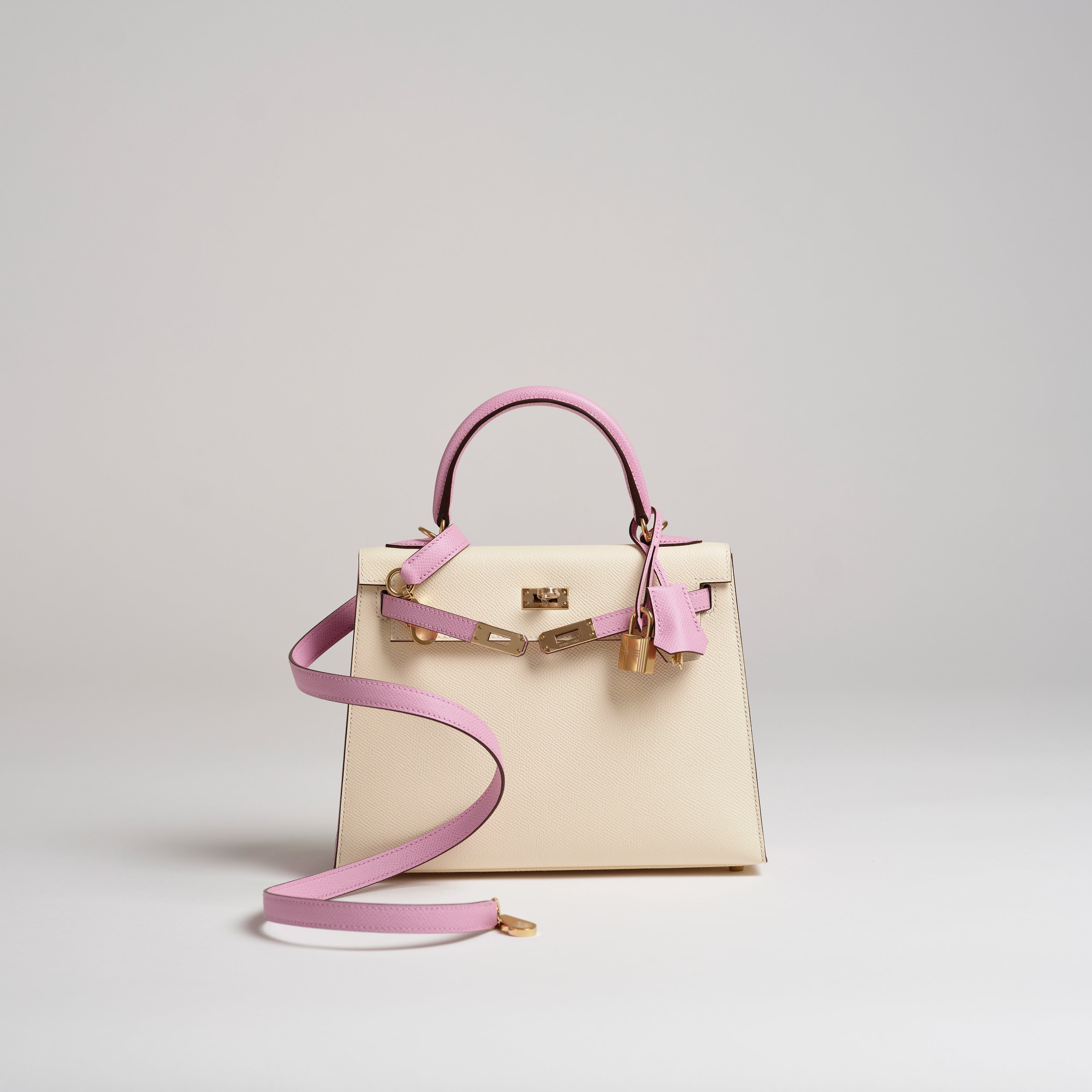 Hermès 25cm Kelly Sellier Horseshoe nata & mauve sylvester epsom gold hardware