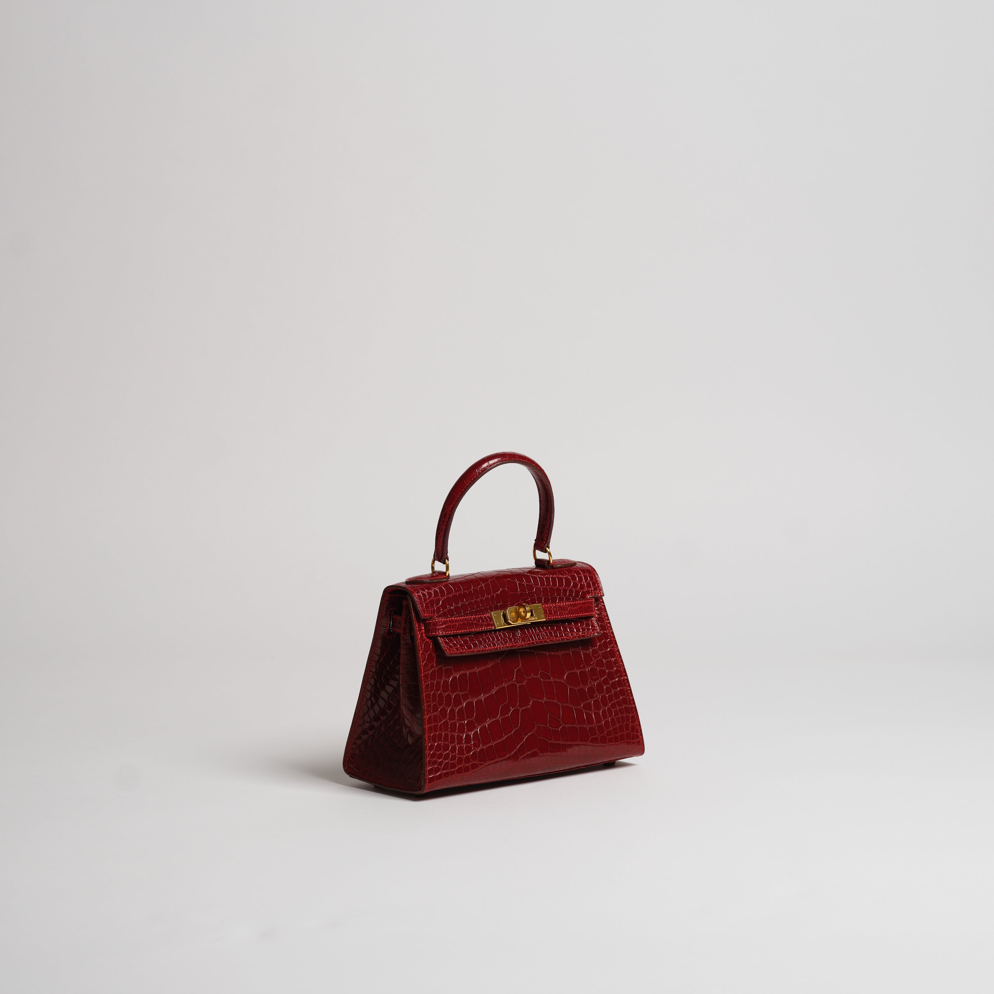 Vintage Hermès 20cm Kelly Sellier rouge hermes shiny alligator gold hardware