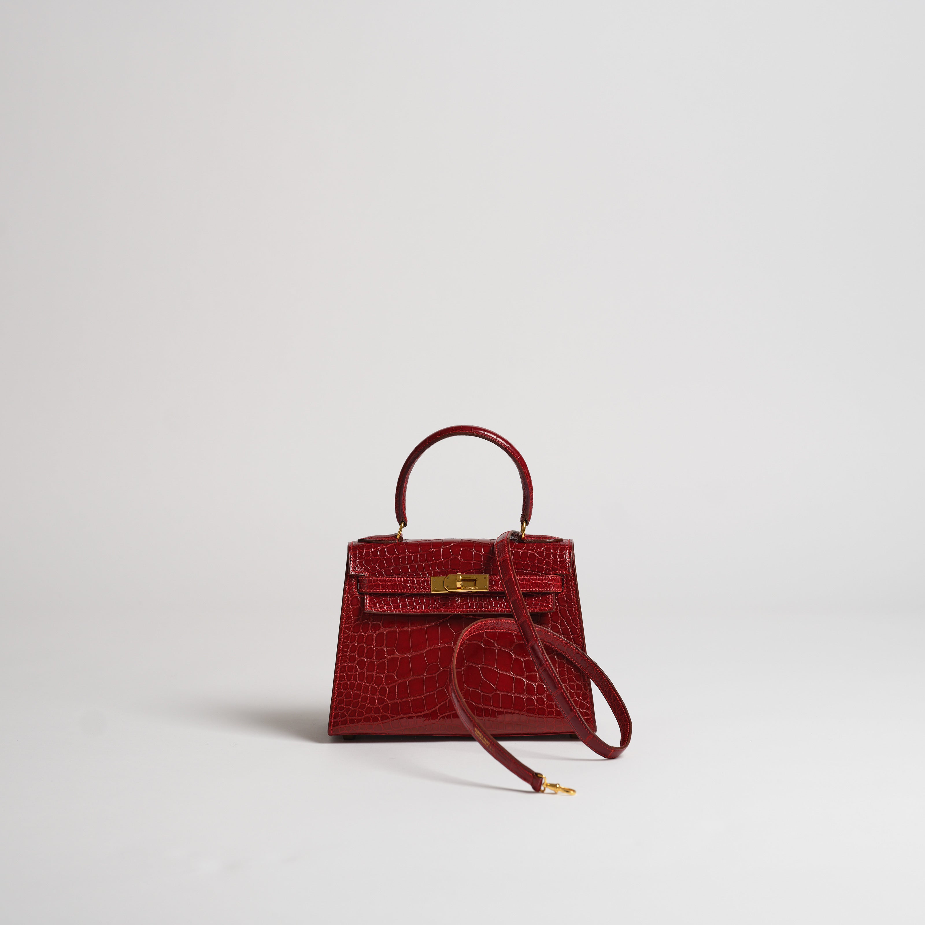 Vintage Hermès 20cm Kelly Sellier rouge hermes shiny alligator gold hardware