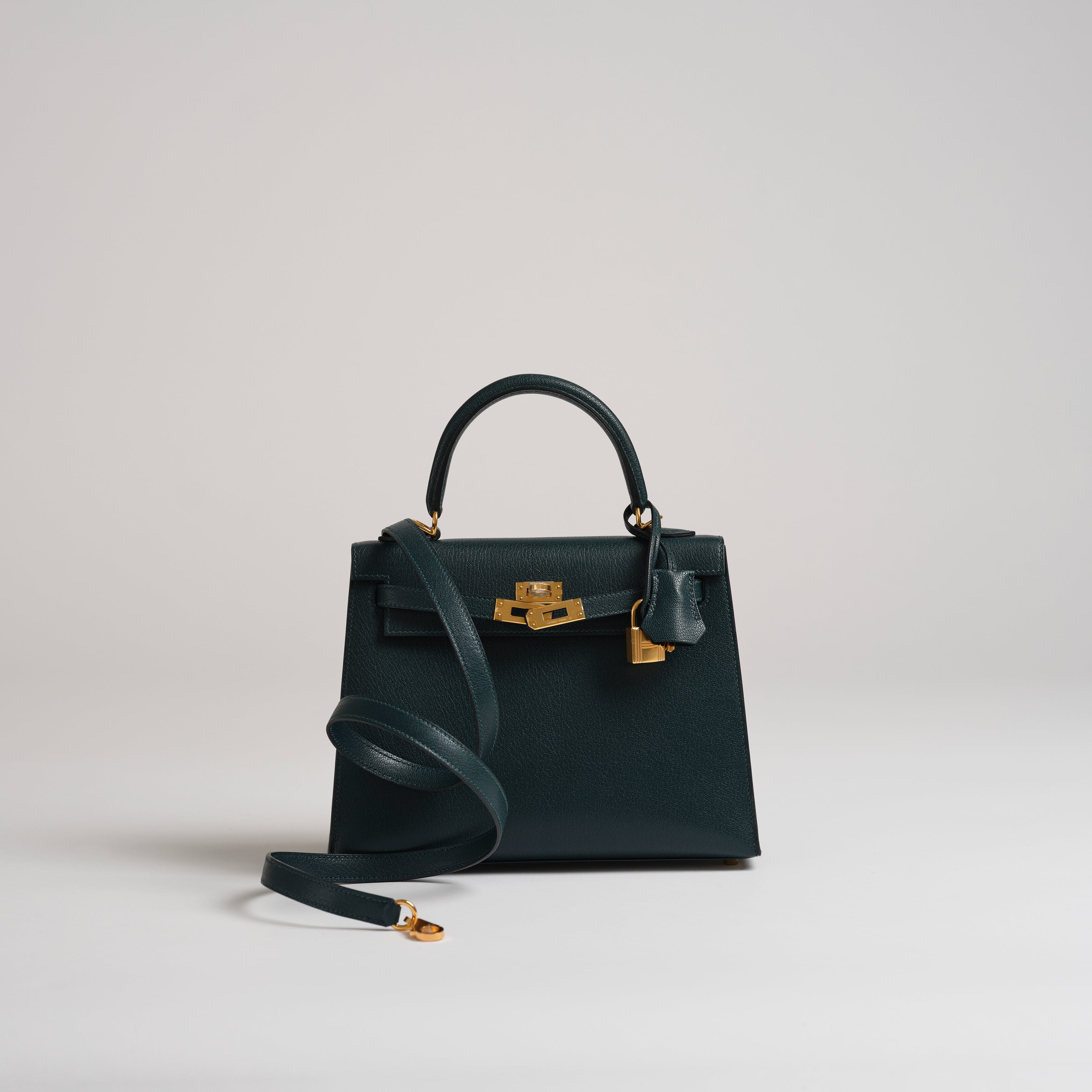 Hermès 25cm Kelly Sellier vert cypress chevre gold hardware